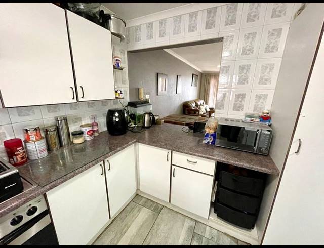 2 BEDROOM TOWNHOUSE FOR SALE IN RANGEVIEW